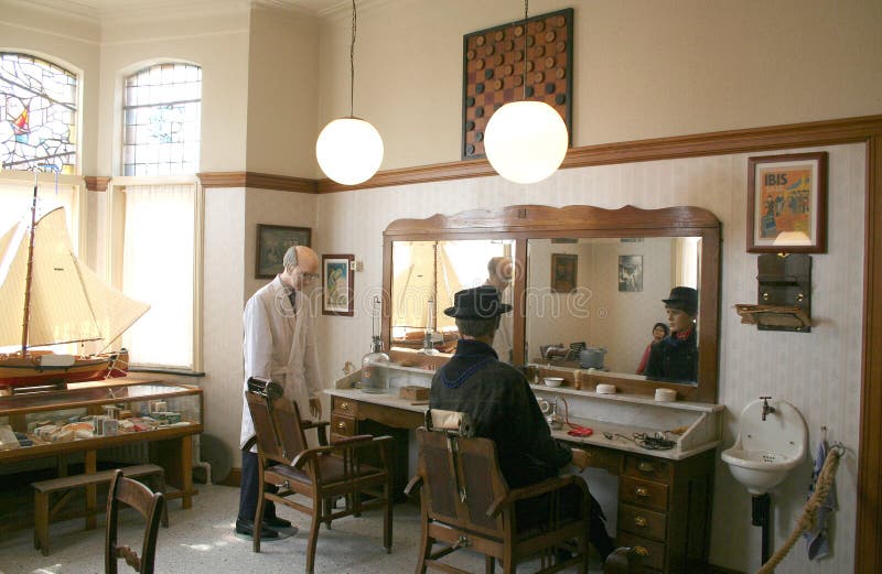 Interior do museu de Urk na antiga câmara municipal imagem de stock