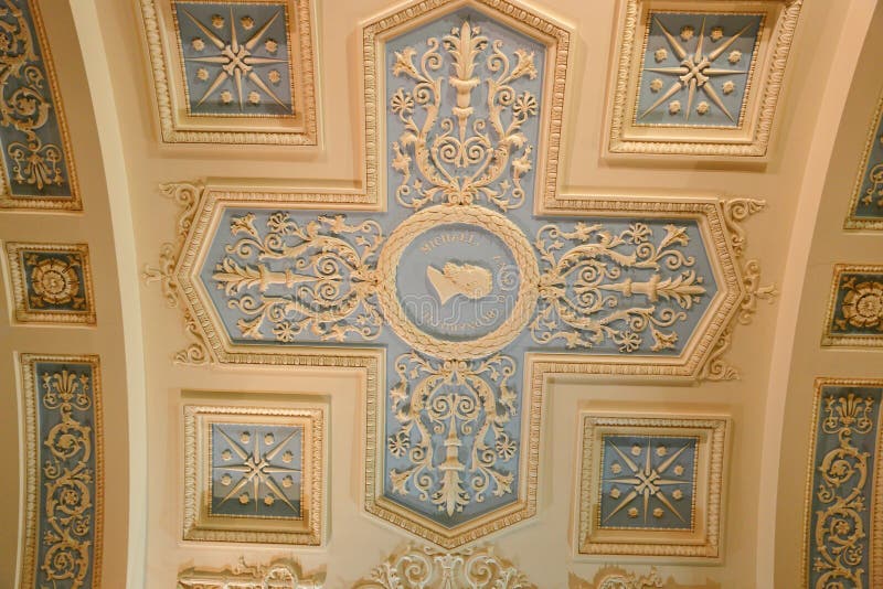 Interior do palácio do inverno do eremitério do estado foto de stock royalty free