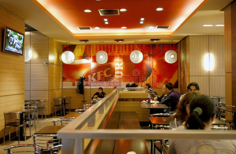 Interior do restaurante do fast food - KFC fotografia de stock Interior do restaurante do fast food - KFC fotografia de stock