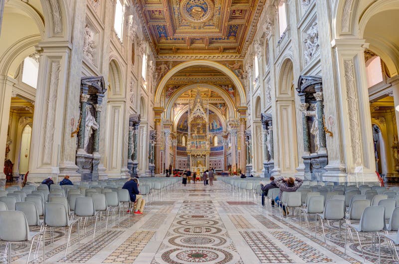 Interior dos di San Giovanni da basílica em Laterano, Roma, Itália foto de stock Interior dos di San Giovanni da basílica em Laterano, Roma, Itália foto de stock
