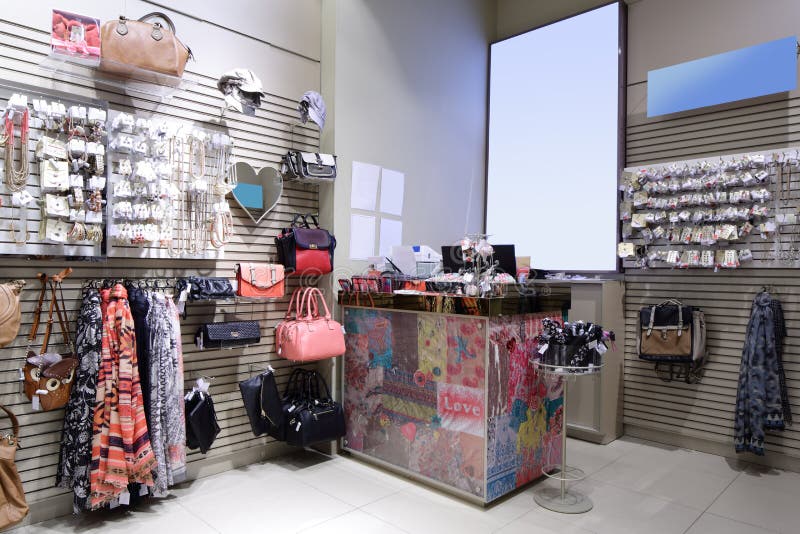 Interior a Estrenar De La Tienda Los Imagen de archivo - de pulsera, correa: 47260897