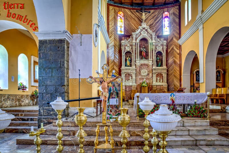 Interior Guaranda Cathedral