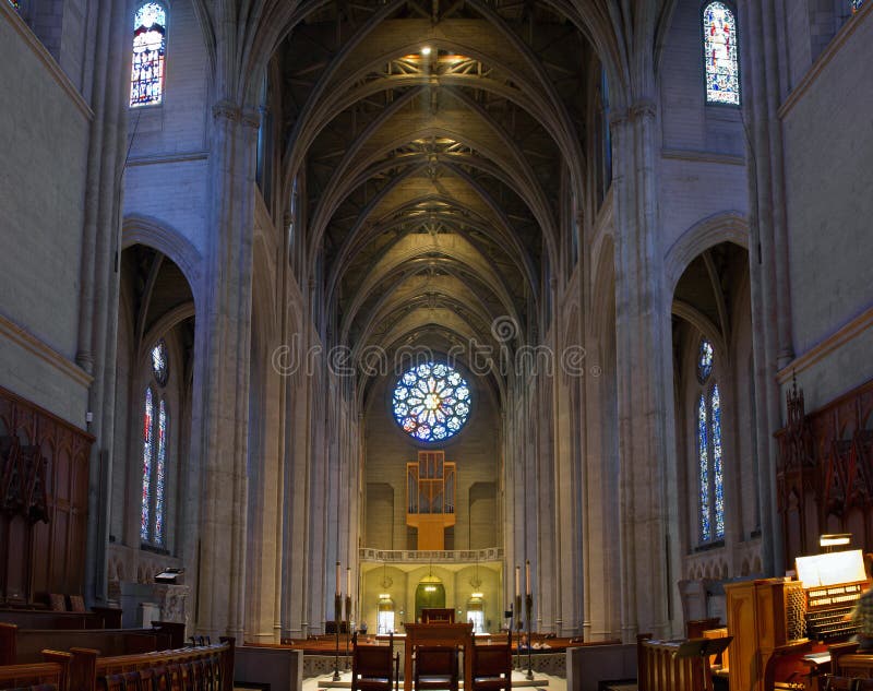 Interior histórico da catedral da benevolência em San Francisco foto de stock royalty free Interior histórico da catedral da benevolência em San Francisco foto de stock royalty free