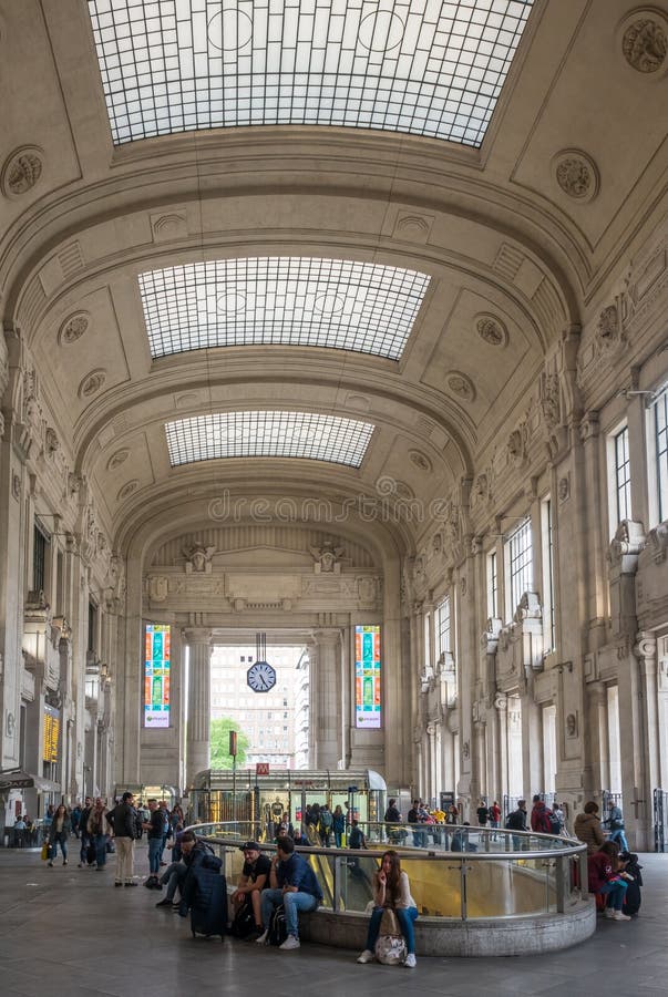 Interior of Milan Train Station, Italy Editorial Photo - Image of ...