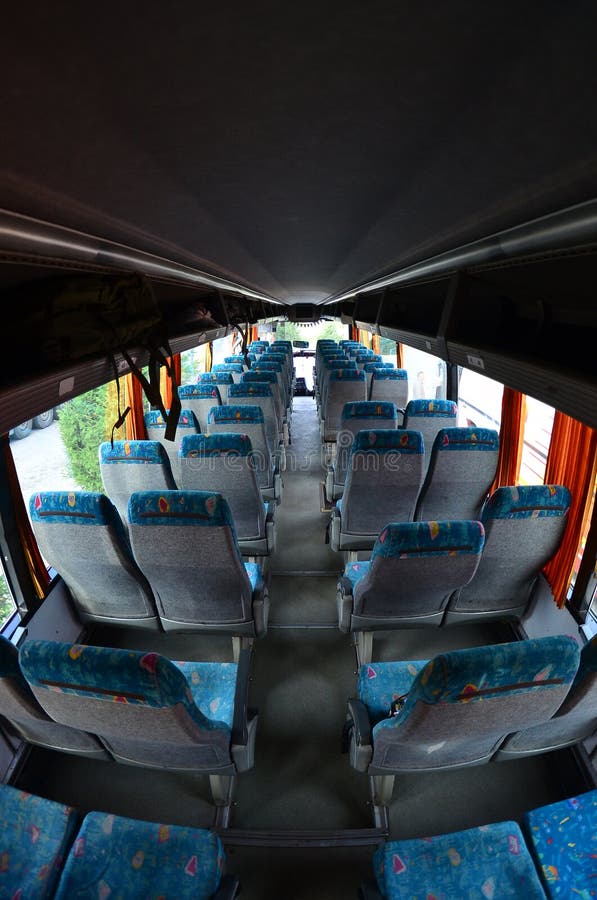 Фотографии 40-местных автобусов Neoplan: удобство для групп Спортивный инвентарь