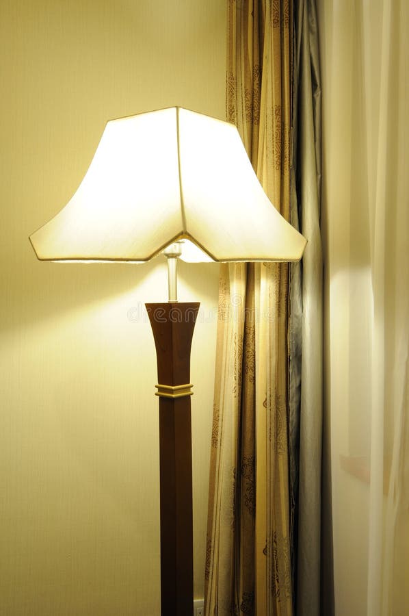 Interiore della camera da letto dell'hotel immagine stock libera da diritti Interiore della camera da letto dell'hotel immagine stock libera da diritti
