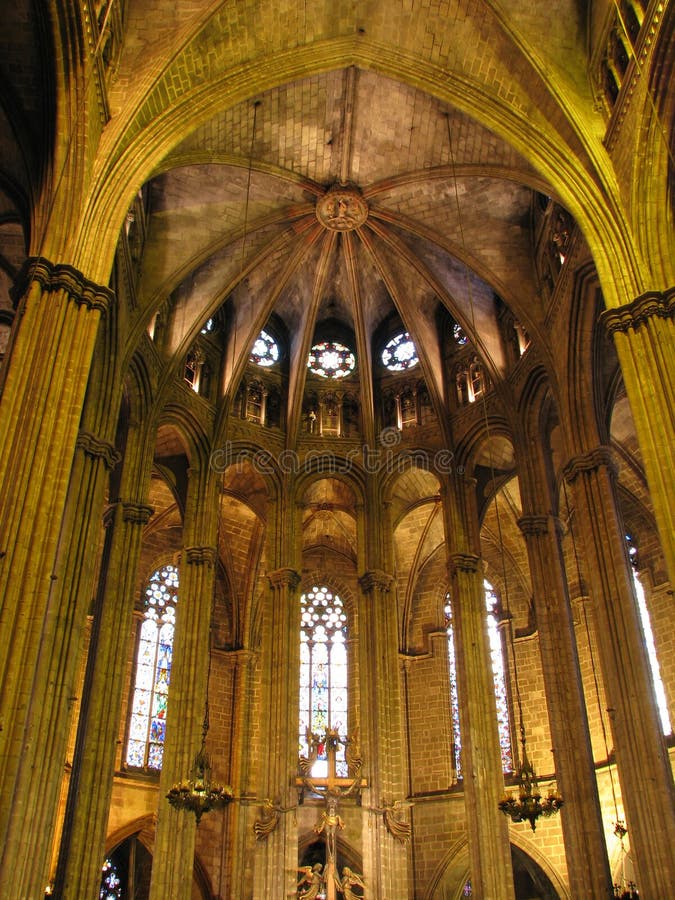 Interiore della cattedrale gotica di Barcellona (Spagna) fotografia stock Interiore della cattedrale gotica di Barcellona (Spagna) fotografia stock