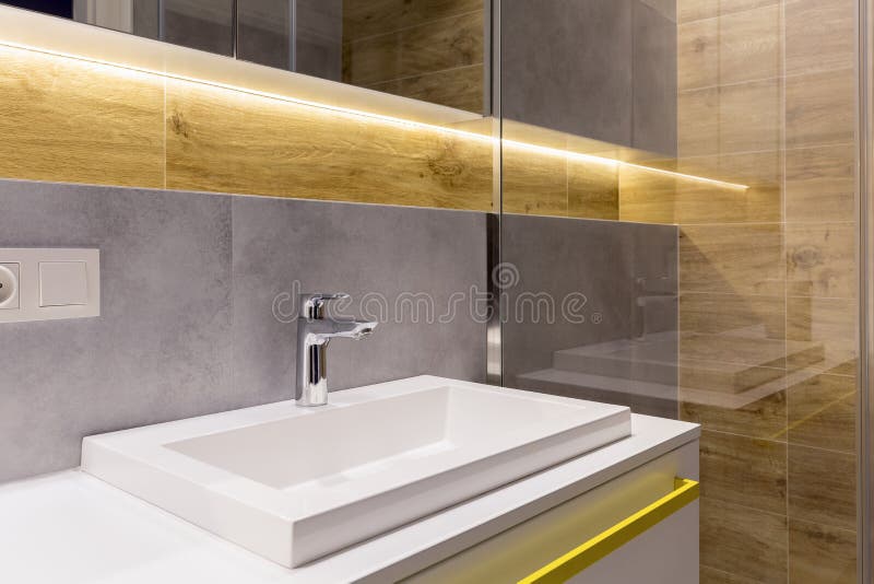 Interiore elegante della stanza da bagno fotografie stock Interiore elegante della stanza da bagno fotografie stock