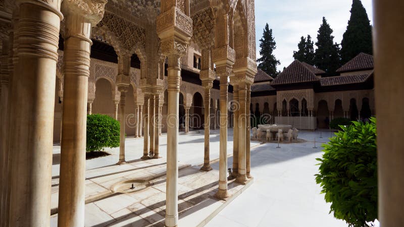 Interiourhof met Leeuwen van Nasrid-Paleis in Alhambra stock foto's Interiourhof met Leeuwen van Nasrid-Paleis in Alhambra stock foto's