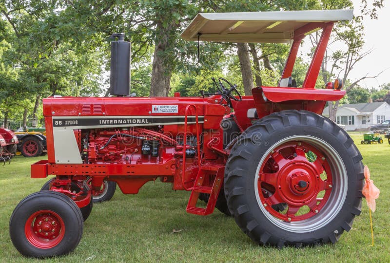 1978 International 86 Hydro Farm Tractor stock images