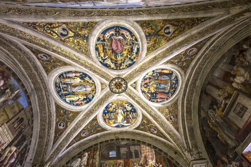 Interni delle stanze di Raphael, museo del Vaticano, Vaticano fotografia stock Interni delle stanze di Raphael, museo del Vaticano, Vaticano fotografia stock
