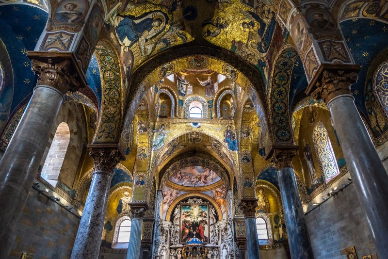 Interno della chiesa di Martorana della La a Palermo, Sicilia, Italia immagini stock libere da diritti Interno della chiesa di Martorana della La a Palermo, Sicilia, Italia immagini stock libere da diritti