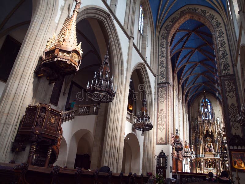 Interno della chiesa domenicana di trinità santa a Cracovia fotografia stock Interno della chiesa domenicana di trinità santa a Cracovia fotografia stock