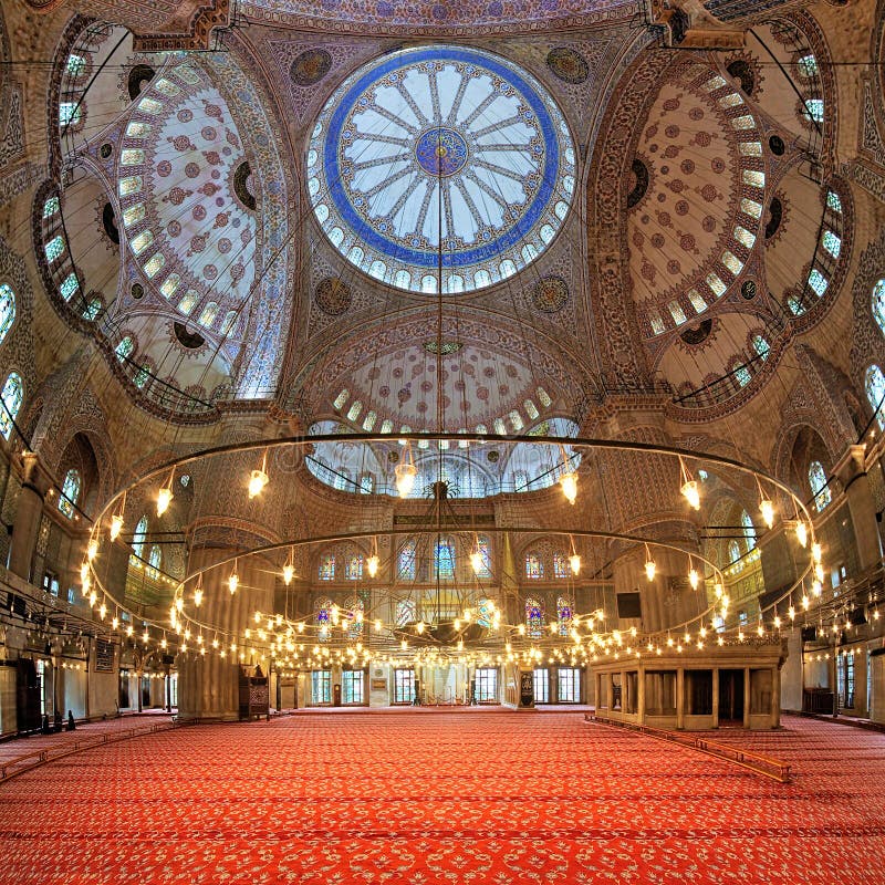 Interno di Sultan Ahmed Mosque a Costantinopoli, Turchia fotografia stock Interno di Sultan Ahmed Mosque a Costantinopoli, Turchia fotografia stock