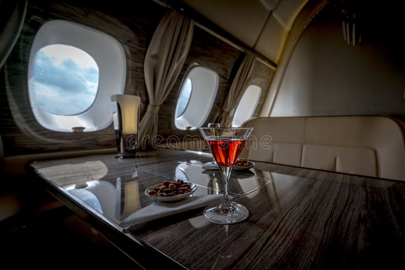 Interno di un Business class di un aereo passeggeri commerciale fotografie stock Interno di un Business class di un aereo passeggeri commerciale fotografie stock