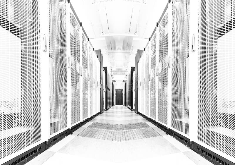 Interno luminoso di stoccaggio del centro dati della stanza del server Tonalit? in bianco e nero fotografia stock libera da diritti