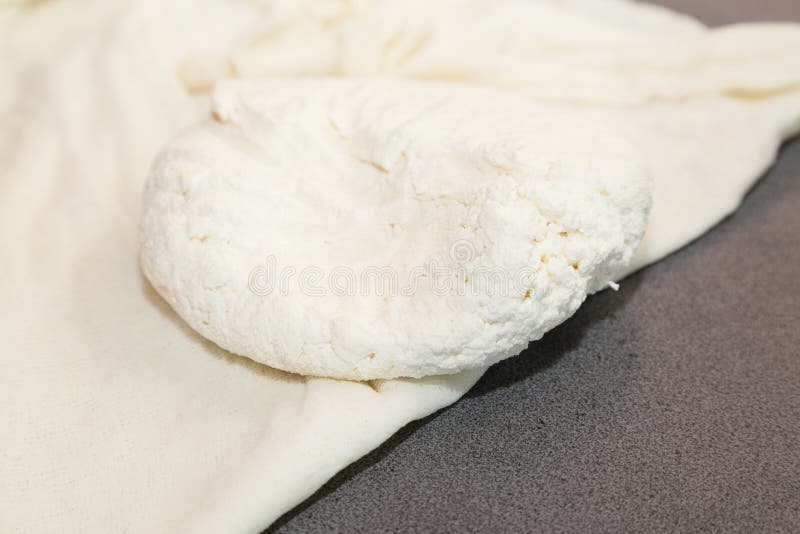 Download Intero Paneer Su Buttercloth Immagine Stock - Immagine di cubo, cuoco: 56887477