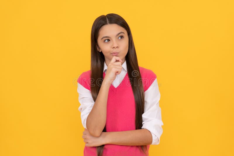 Equipo Informal Juvenil Para Mujeres. Joven Y De Moda Mujer Bonita Con  Camiseta Negra En Un Bonito Y Elegante Blazador Negro Con M Foto de archivo  - Imagen de manera, negocios: 238540388