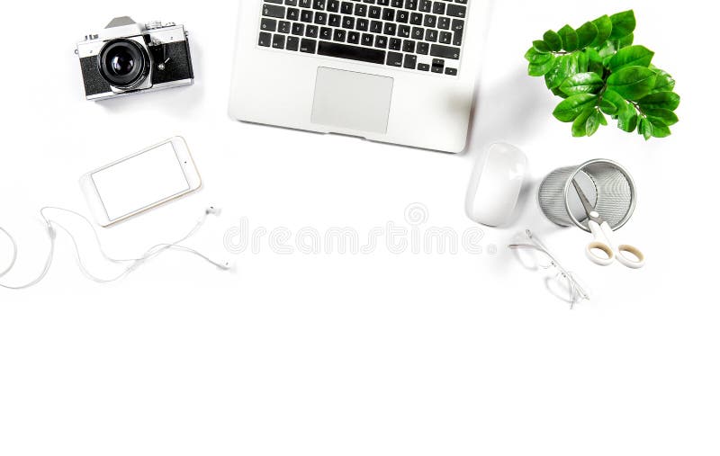 Intestazione digitale dell'eroe della macchina fotografica della foto del telefono del computer portatile del posto di lavoro immagine stock Intestazione digitale dell'eroe della macchina fotografica della foto del telefono del computer portatile del posto di lavoro immagine stock