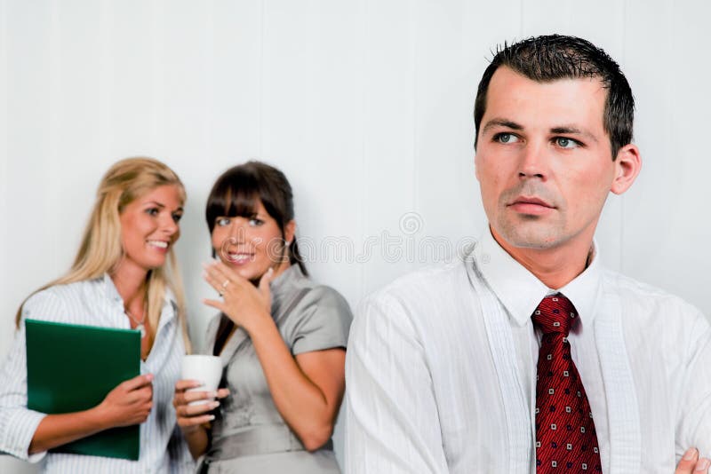 Intimider au travail dans le bureau image libre de droits Intimider au travail dans le bureau image libre de droits