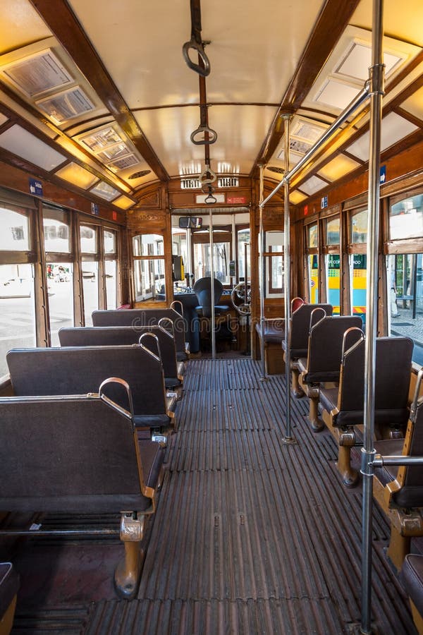  Int rieur  D un Vieux  Tram De Lisbonne Photo stock Image 