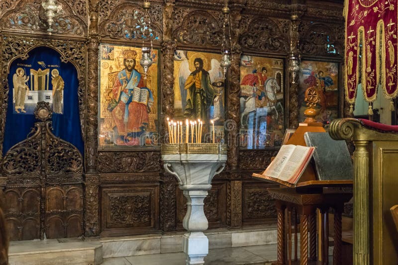 Intérieur de l'église orthodoxe grecque de l'annonce dans la ville de Nazareth en Israël image libre de droits Intérieur de l'église orthodoxe grecque de l'annonce dans la ville de Nazareth en Israël image libre de droits