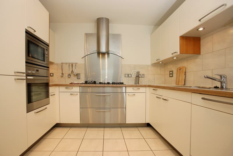 Intérieur de luxe moderne de cuisine photographie stock Intérieur de luxe moderne de cuisine photographie stock