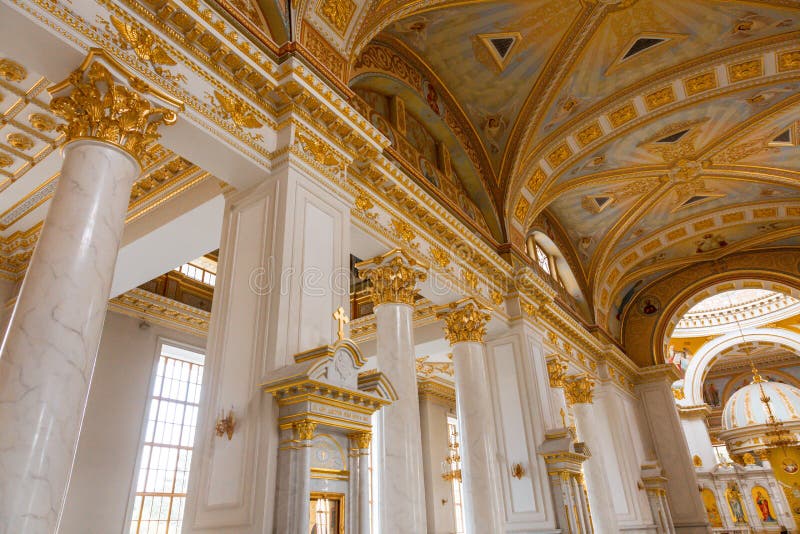 Intérieur luxueux d'Odessa Cathedral photo libre de droits Intérieur luxueux d'Odessa Cathedral photo libre de droits