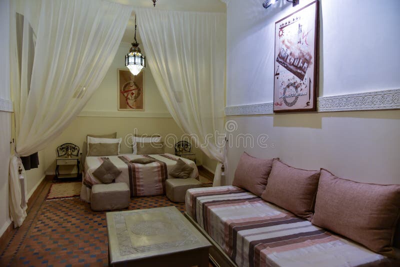 Intérieur Marocain De Chambre à Coucher De Maison Photo stock éditorial