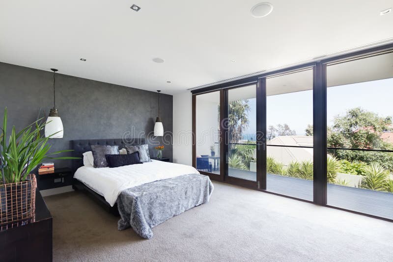 Intérieur spacieux de la chambre à coucher principale de concepteur dans l'Australie de luxe Intérieur spacieux de la chambre à coucher principale de concepteur dans l'Australie de luxe