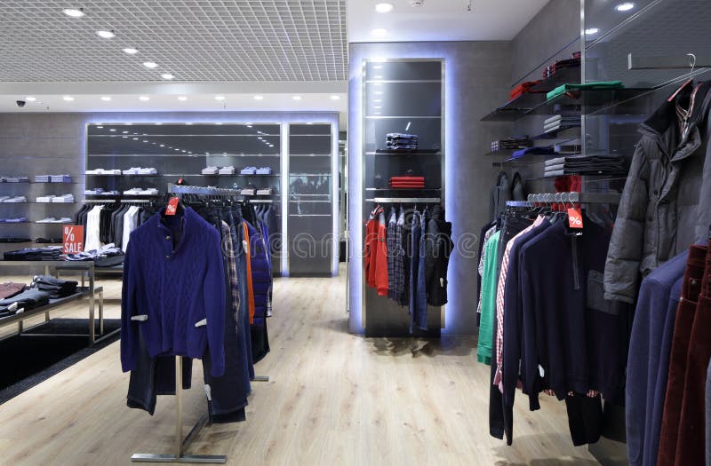 Intérieur tout neuf de magasin de tissu photographie stock Intérieur tout neuf de magasin de tissu photographie stock