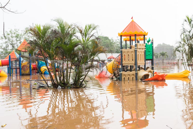 Inundación del patio foto de archivo libre de regalías Inundación del patio foto de archivo libre de regalías