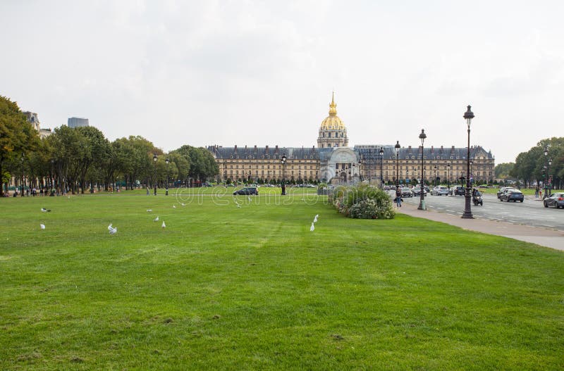 Invalides National Hotel is a great complex of buildings with Army Museum and Napoleon Tomb in Paris, France. Invalides National Hotel is a great complex of royalty free stock image Invalides National Hotel is a great complex of buildings with Army Museum and Napoleon Tomb in Paris, France. Invalides National Hotel is a great complex of royalty free stock image