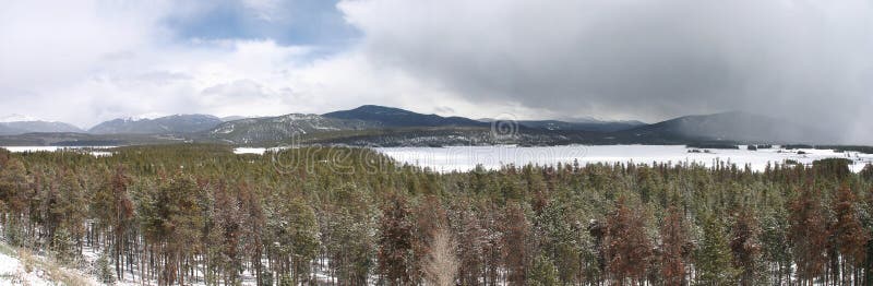 inverno em Dillon Lake Colorado imagem de stock inverno em Dillon Lake Colorado imagem de stock