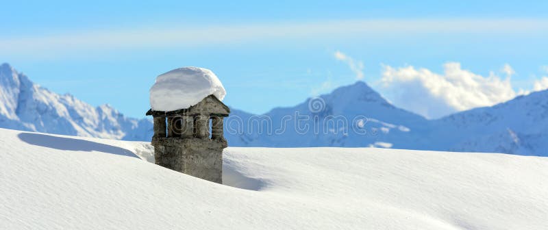 Invierno en las montañas imagen de archivo libre de regalías Invierno en las montañas imagen de archivo libre de regalías