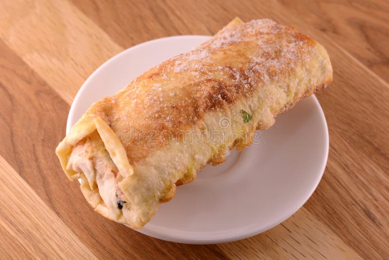 Involucri dei Burritos con i fagioli e le verdure della carne immagine stock Involucri dei Burritos con i fagioli e le verdure della carne immagine stock