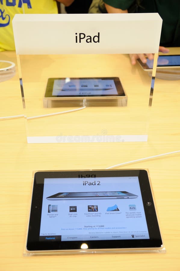 Ipad Display in Apple Store Editorial Photography Image of apple