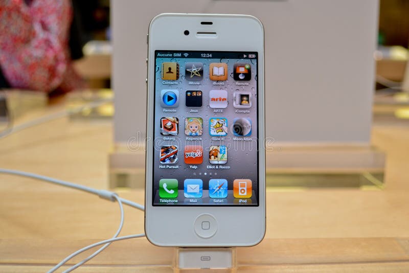 Iphone 4 White at an Apple Store. Iphone screen recording stock images, royalty-free photos and pictures