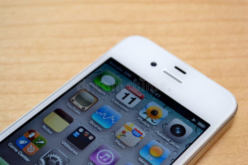 Iphone 4 White at an Apple Store. Iphone screen recording stock images, royalty-free photos and pictures