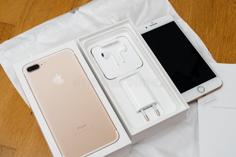 Iphone 7 Plus Dual Camera Unboxing Full Unboxing New Earpods And Editorial Image Image Of Phone Background