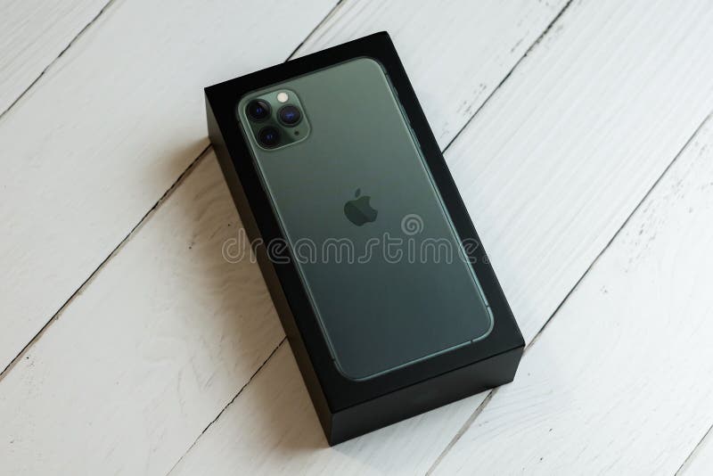 Iphone 11 Pro Max In Midnight Green Box Editorial Image Image Of Next Smart