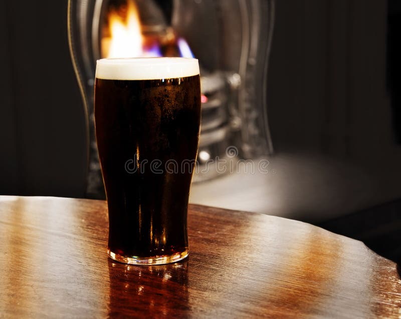 Irisches schwarzes Bier schoss innerhalb eines Dublinpub
