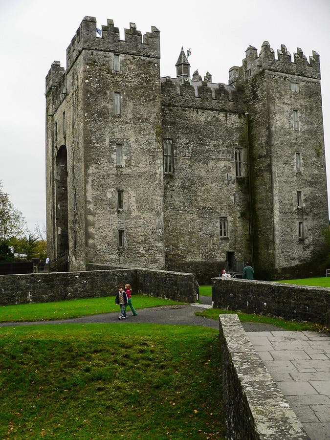 irland Bunratty-Schloss u. Volk-Park lizenzfreies stockbild irland Bunratty-Schloss u. Volk-Park lizenzfreies stockbild