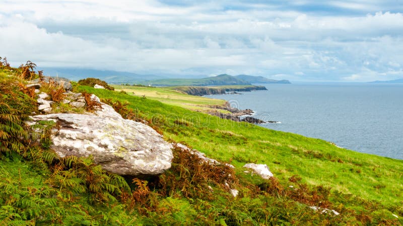 Irlandzka linia brzegowa na północnego atlantyku oceanie obraz royalty free