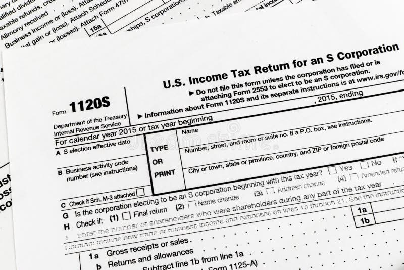 IRS формирует налоговую декларацию 1120S Мал Налога на доходы корпораций стоковые изображения IRS формирует налоговую декларацию 1120S Мал Налога на доходы корпораций стоковые изображения