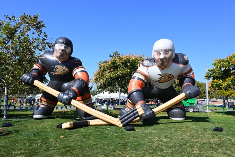 Photo of the Day - 08/14/10: Anaheim Ducks Mascot