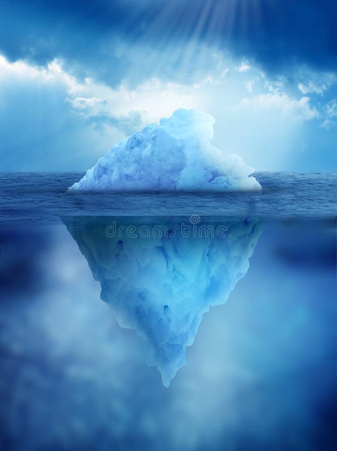 Isberg ovanför och nedanför vattens yttersida