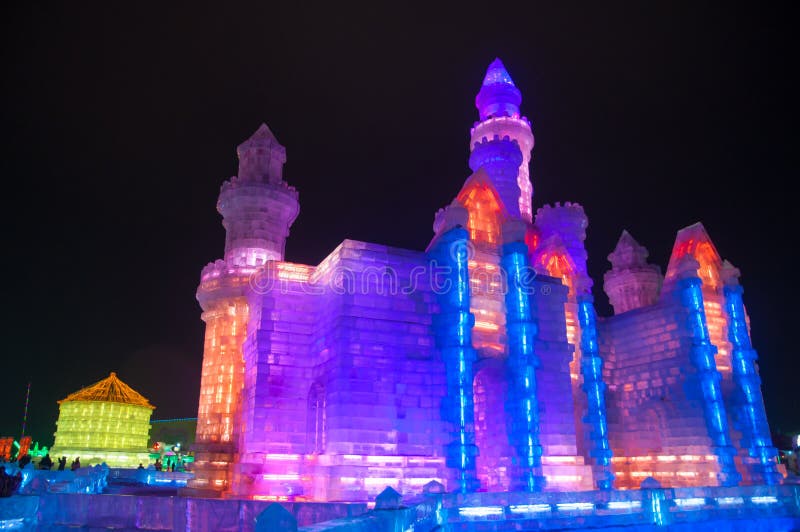 Isbyggnader i Harbin Ice and Snow World arkivfoton