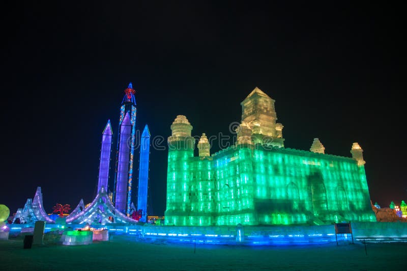 Isbyggnader på den Harbin isen och snövärlden arkivbild