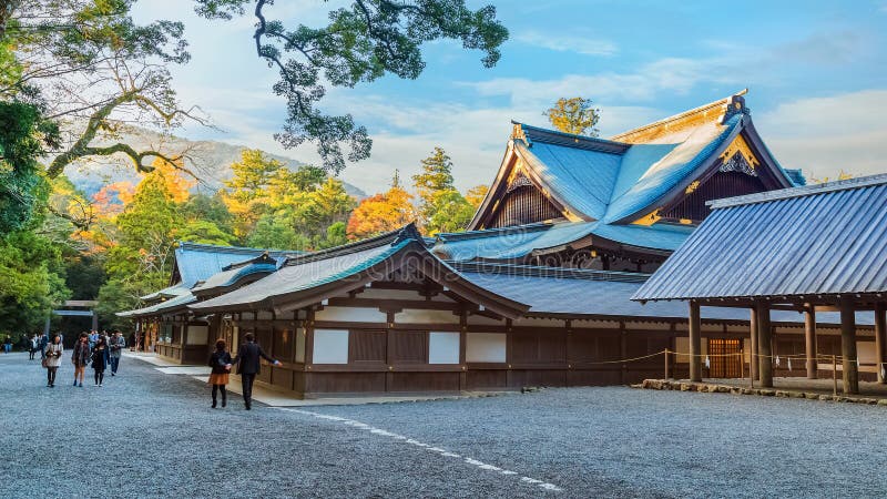 Ise Jingu Naiku (святыня Ise грандиозная - внутренняя святыня) в городе Ise, префектуре Mie стоковые фотографии rf